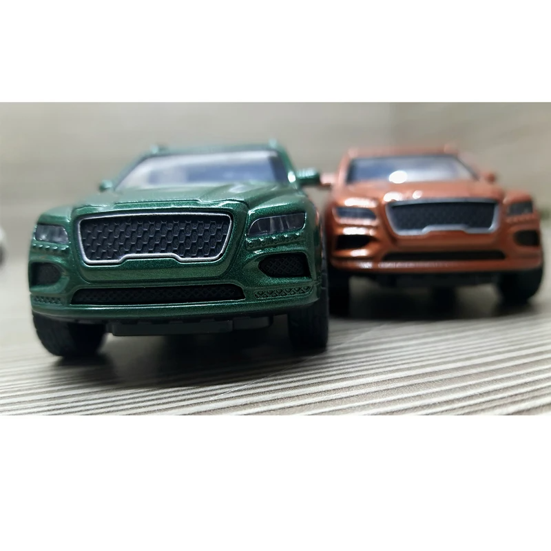  تصویر کالای ماشین بازی مدل شاسی بلند Bentley ارایه شده در فروشگاه اینترنتی آیدین توی.https://aidintoy.com/ 