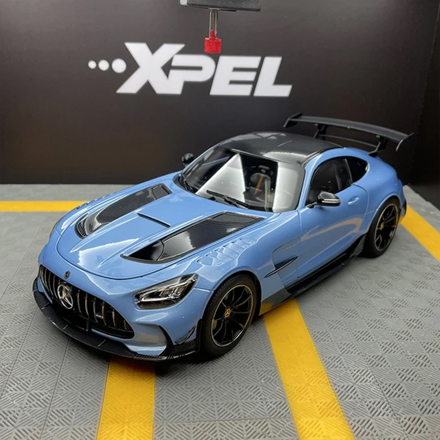  تصویر کالای ماشین بازی مدل فلزی موزیکال بنز BENZ AMG GT 11 ارایه شده در فروشگاه اینترنتی آیدین توی.https://aidintoy.com/ 