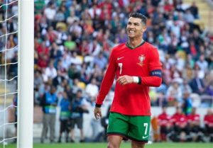 فیگور مدل فوتبال طرح رونالدو تیم ملی پرتغال کد 7