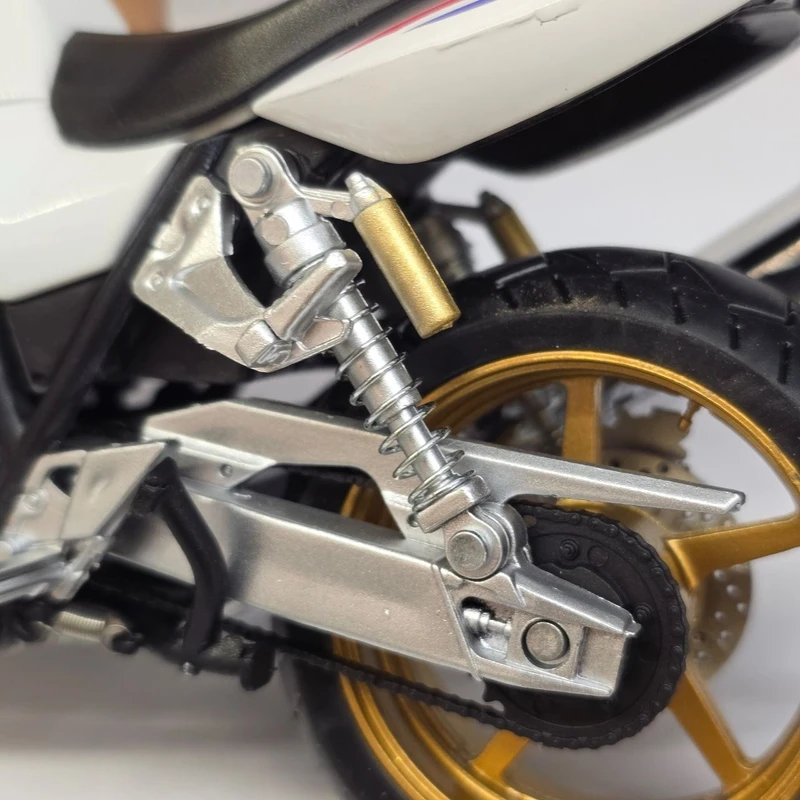 ماکت موتور اتومکس مدل 1300 Honda CB کد 6026