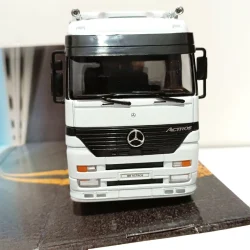 ماشین بازی وِلی مدل Mercedes Benz Actros کد 0254