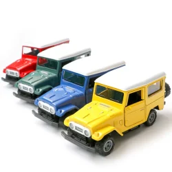 ماشین بازی مدل تویوتا لندکروز FJ40 کد 004