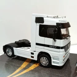 ماشین بازی وِلی مدل Mercedes Benz Actros کد 0254