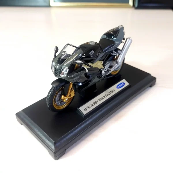 ماکت موتور وِلی مدل APRILIA RSV 1000R FACTORY کد AP19660PW
