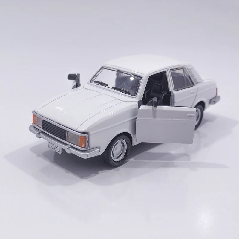 ماشین بازی طاها مدل پیکان