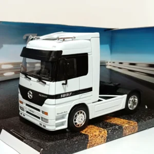 ماشین بازی وِلی مدل Mercedes Benz Actros کد 0254