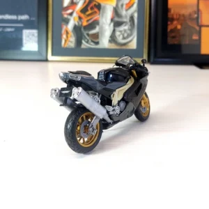 ماکت موتور وِلی مدل APRILIA RSV 1000R FACTORY کد AP19660PW