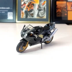 ماکت موتور وِلی مدل APRILIA RSV 1000R FACTORY کد AP19660PW