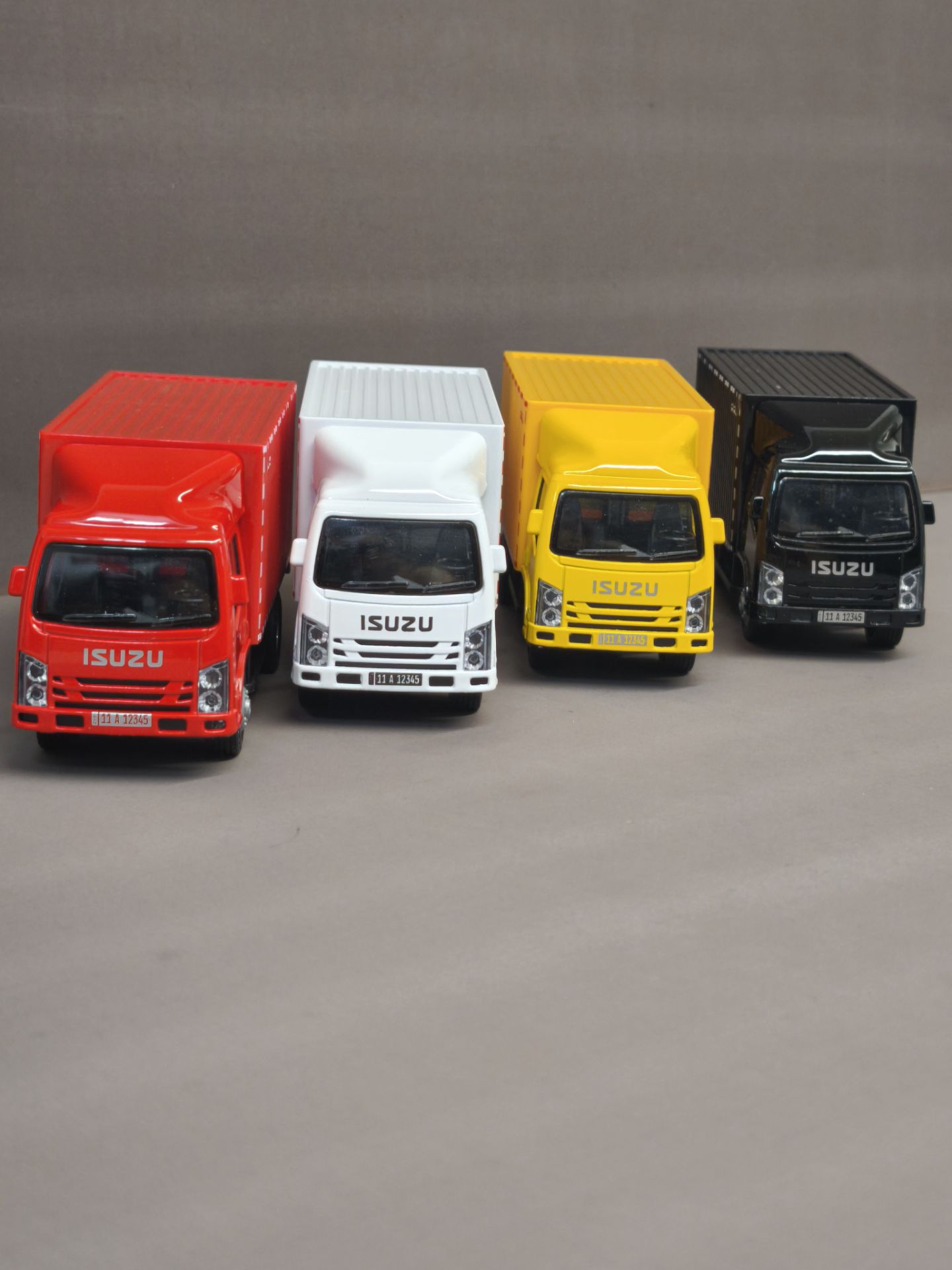 ماشین بازی مدل کامیونت ایسوزو کد IS971